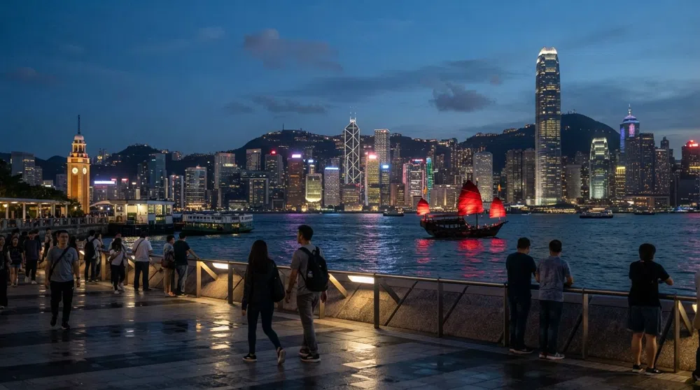 Tsim Sha Tsui, Hong Kong: Harbour Light, Curry Heat and the Golden Mile